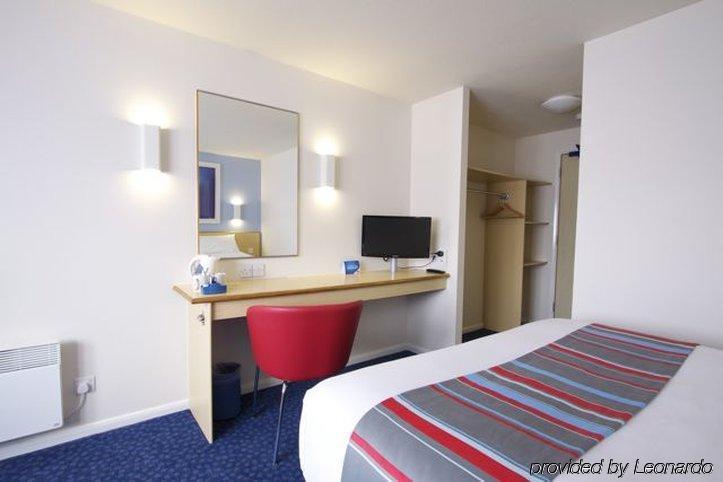 Travelodge Liverpool Stonedale Park Bagian luar foto