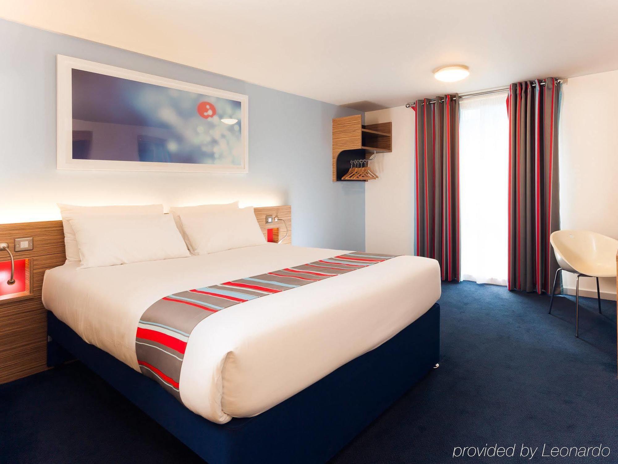 Travelodge Liverpool Stonedale Park Bagian luar foto