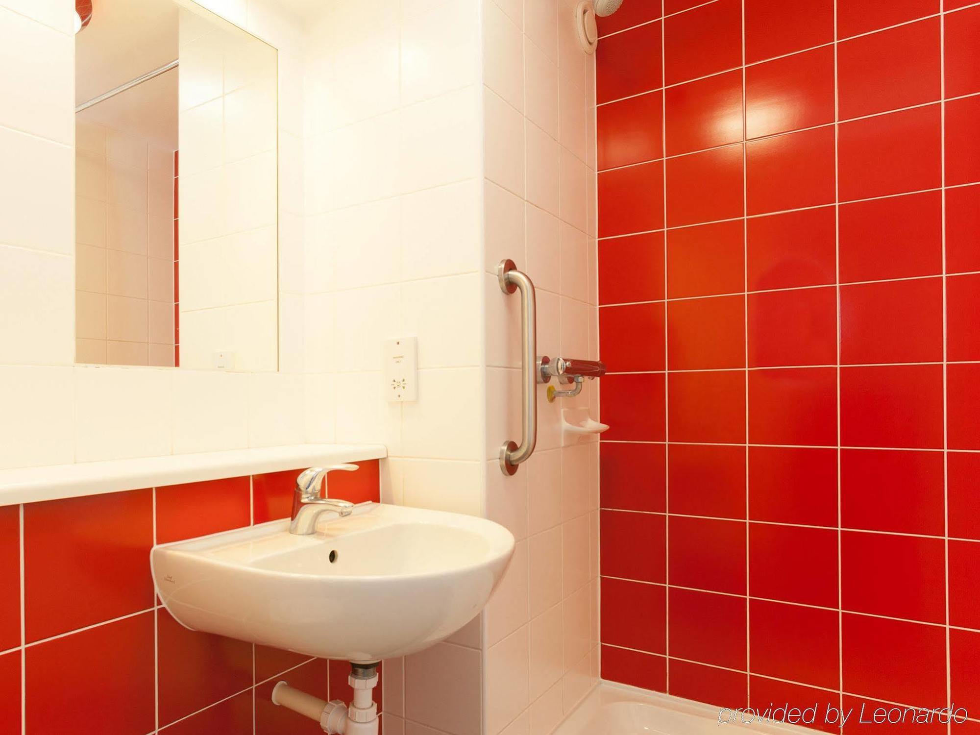 Travelodge Liverpool Stonedale Park Bagian luar foto