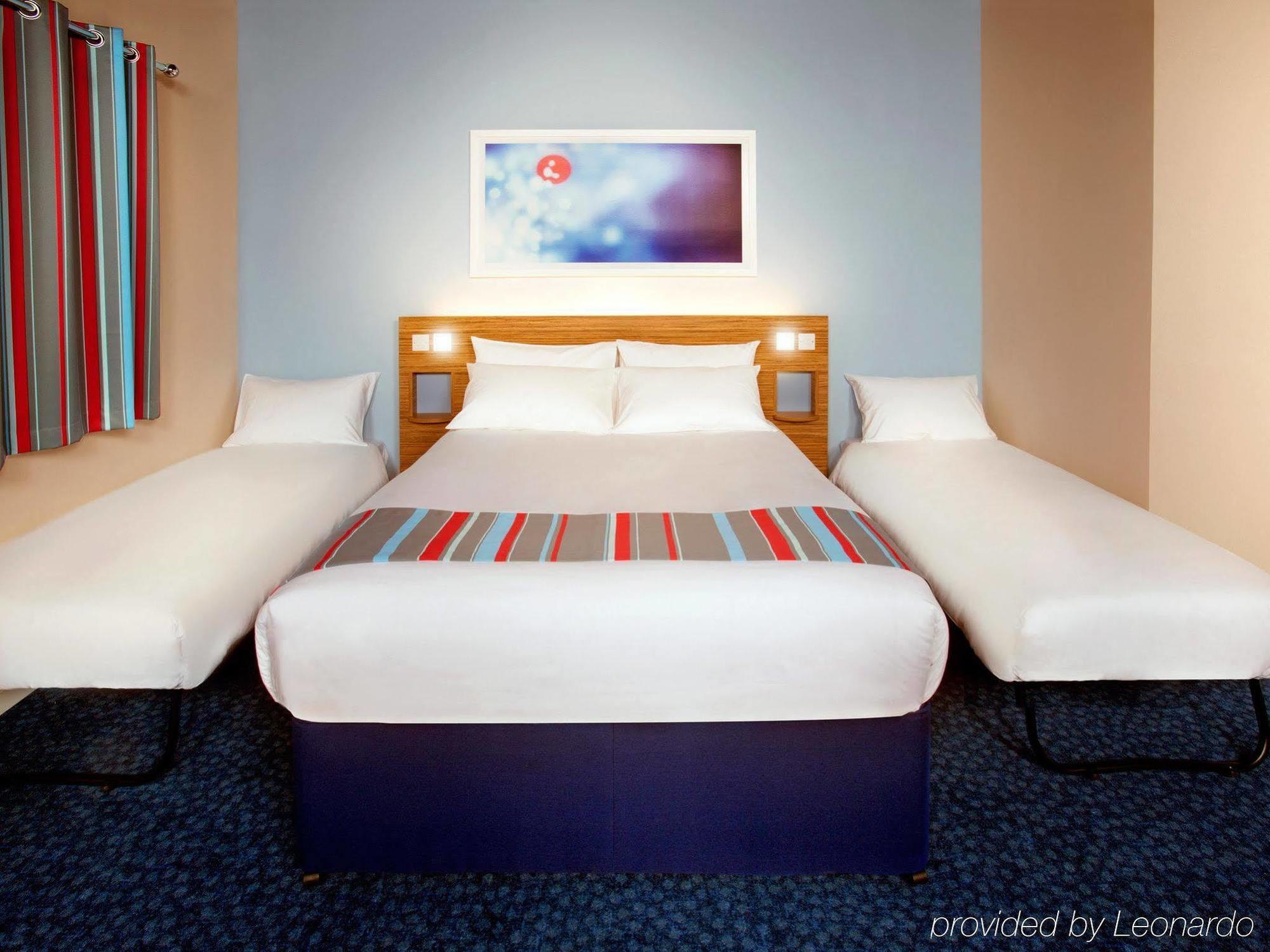 Travelodge Liverpool Stonedale Park Bagian luar foto