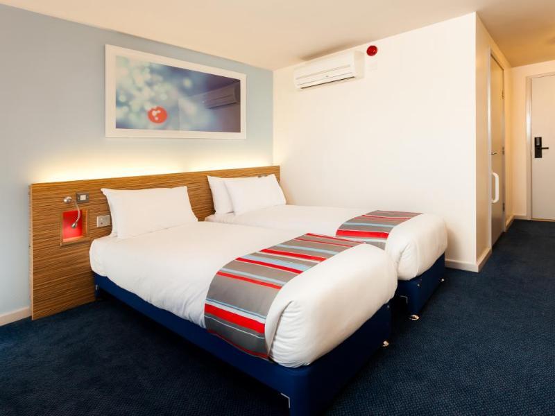 Travelodge Liverpool Stonedale Park Bagian luar foto