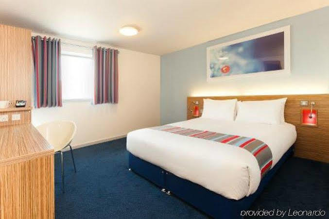 Travelodge Liverpool Stonedale Park Bagian luar foto