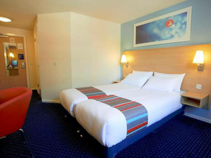 Travelodge Liverpool Stonedale Park Bagian luar foto