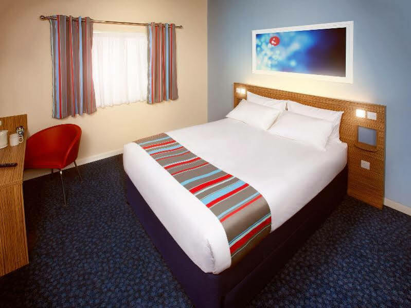 Travelodge Liverpool Stonedale Park Bagian luar foto