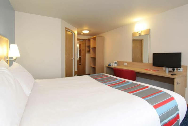 Travelodge Liverpool Stonedale Park Bagian luar foto